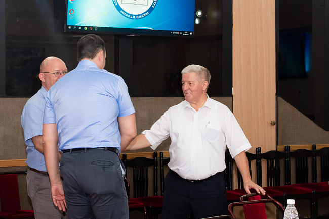 Сибирский федеральный университет поможет КРСУ стать передовым вузом